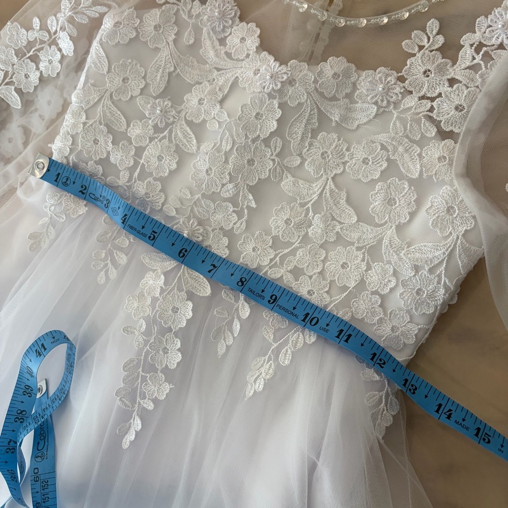 White Lace Girls First Communion Flower Girl Dress. - Picture 15 of 16
